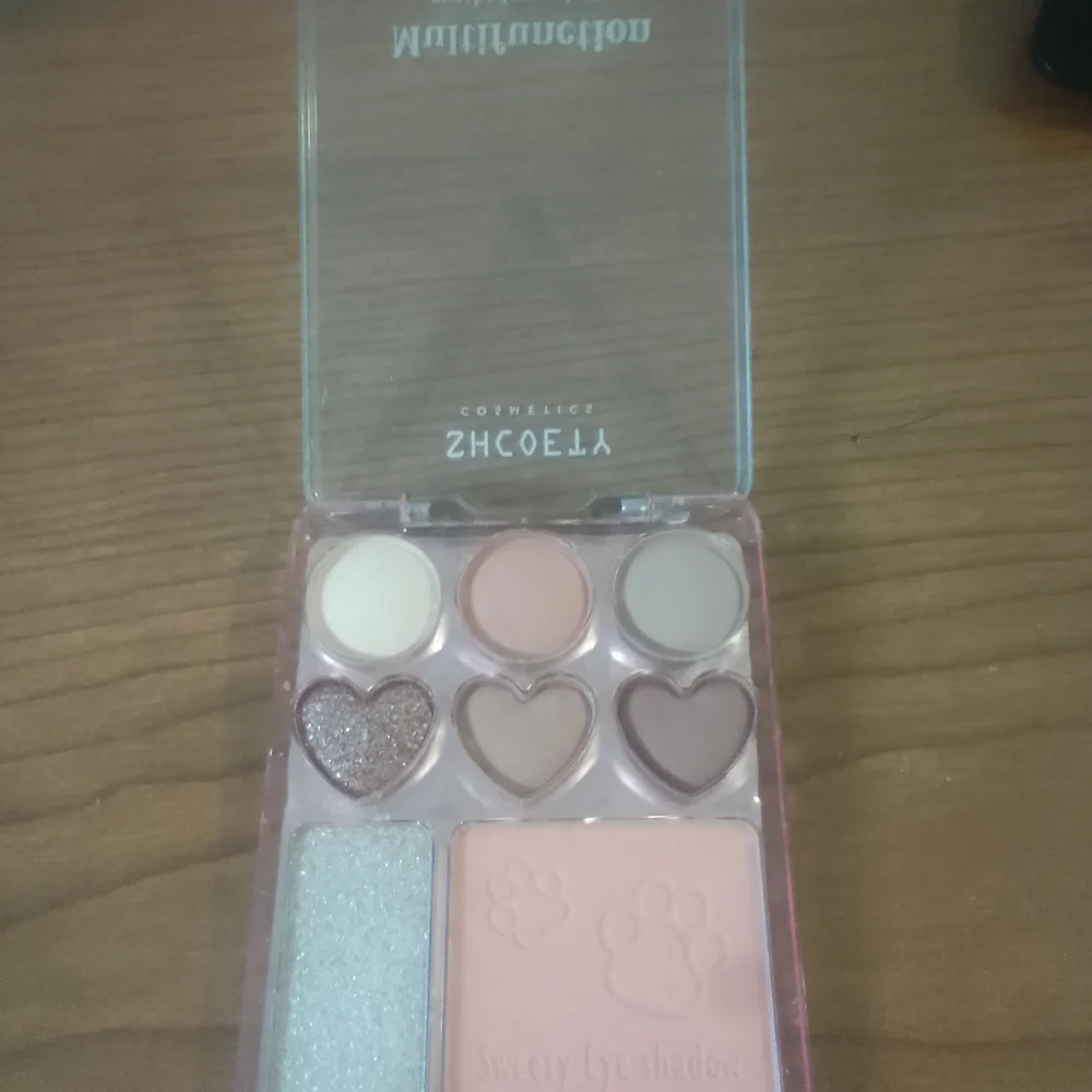 Neutral Pink & Gold Eyeshadow Palette - Brand: